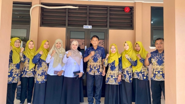 Kunjungan Kasi SMA ke SMA Trisula Kendal 5